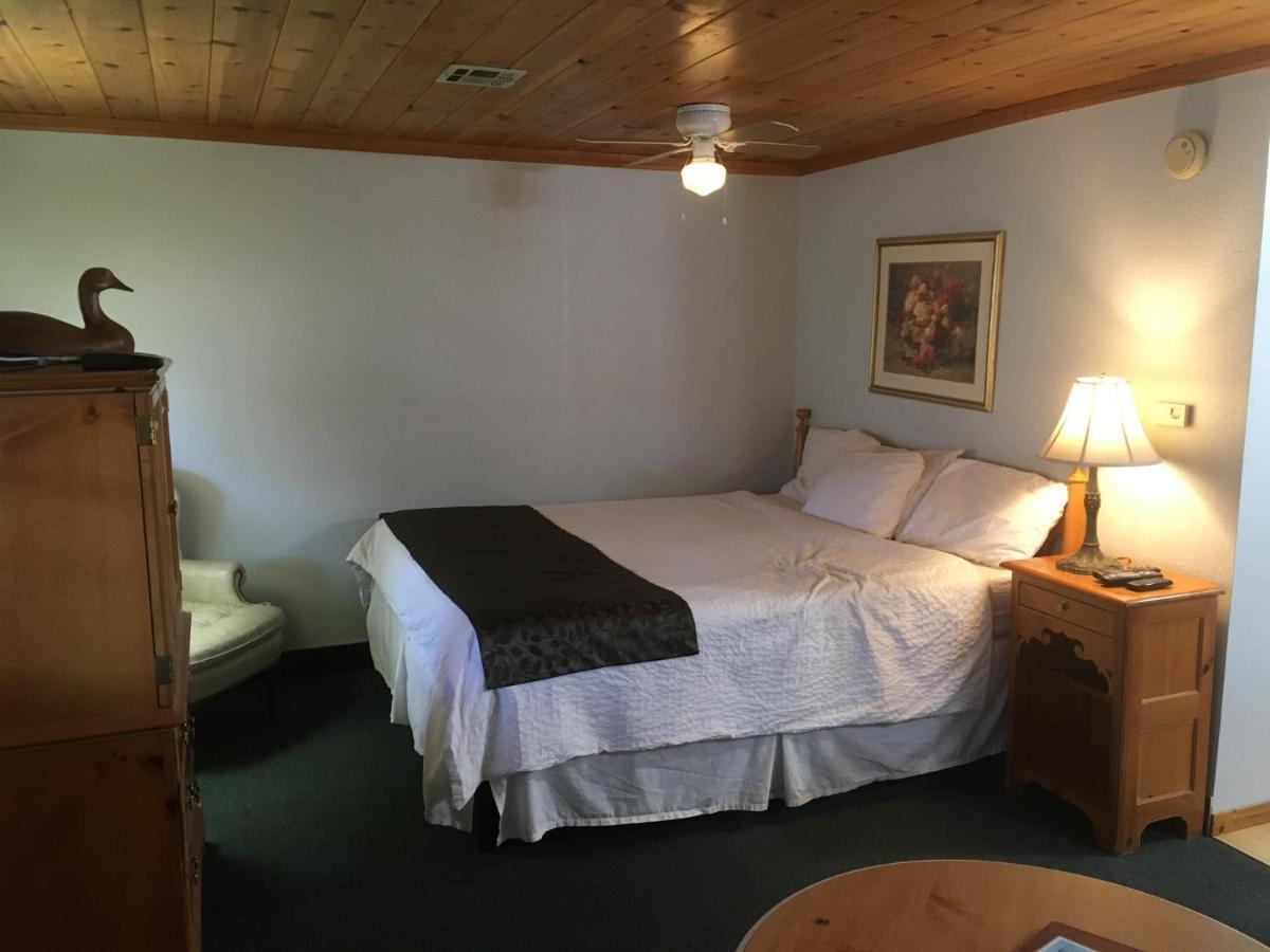Whispering Pines Lodge Kernville Exterior photo