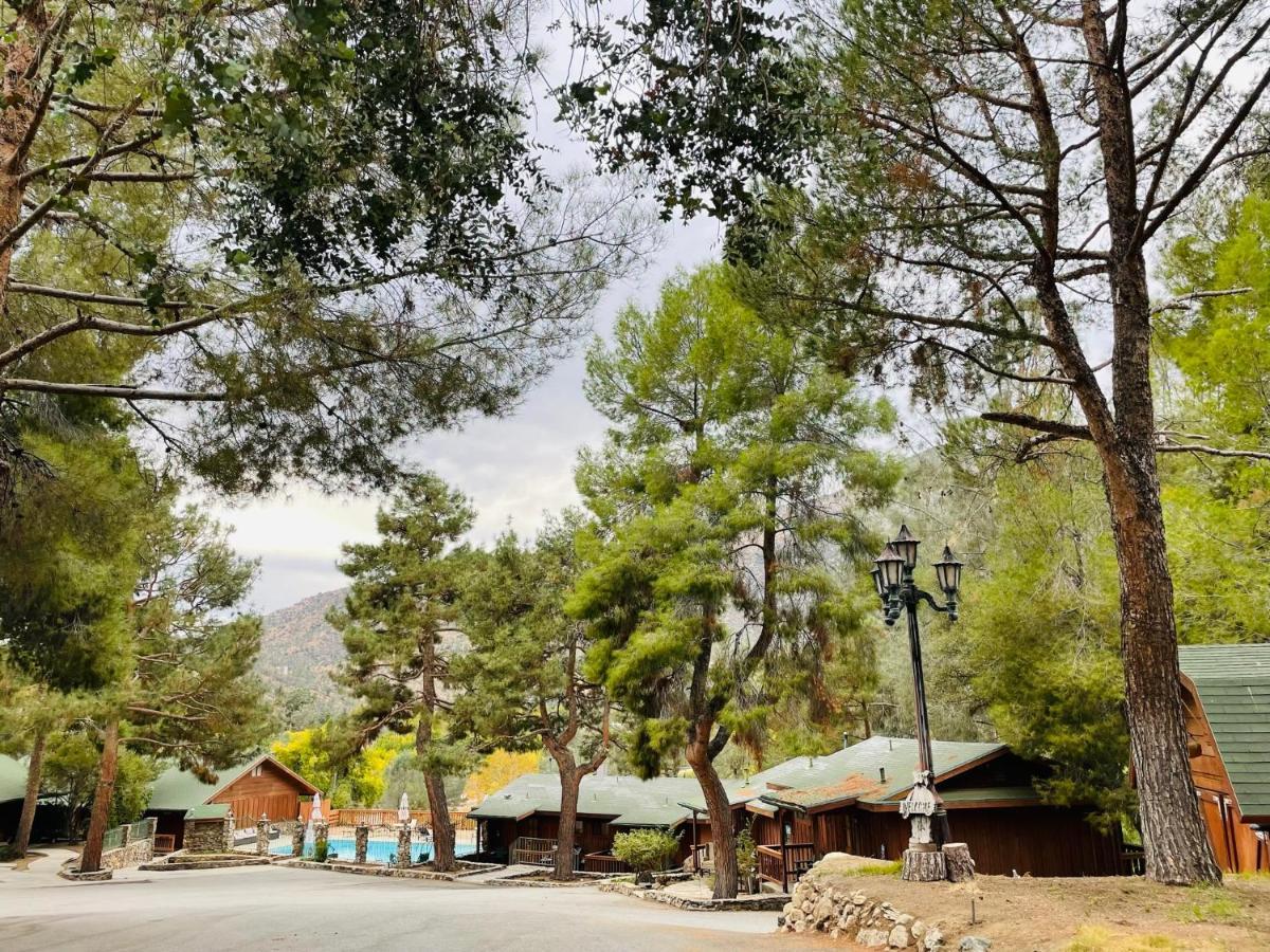 Whispering Pines Lodge Kernville Exterior photo